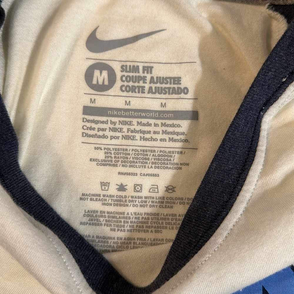 North Carolina Tar Heels Nike Softball Shirt size Medium slim fit - Picture 3 of 4